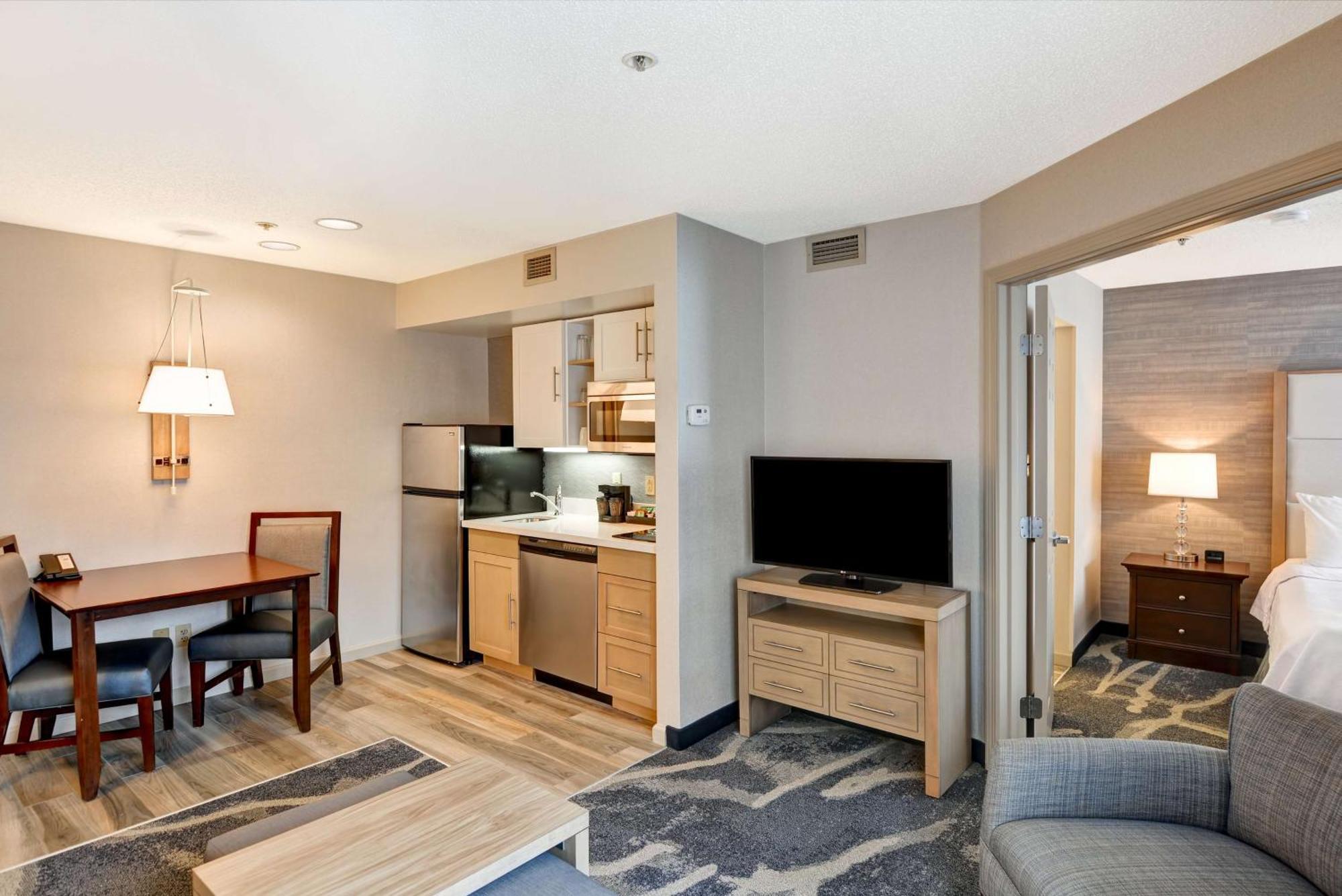 Homewood Suites By Hilton Windsor Locks Hartford Εξωτερικό φωτογραφία